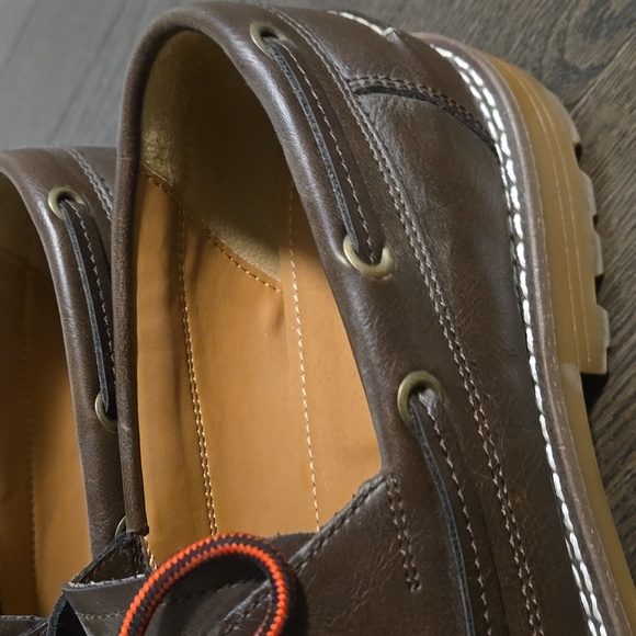 Shoes - Picture 5 of 7